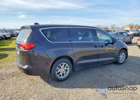 2017 Chrysler Pacifica Touring z USA, uszkodzony, nr VIN 2C4RC1DG2HR551883